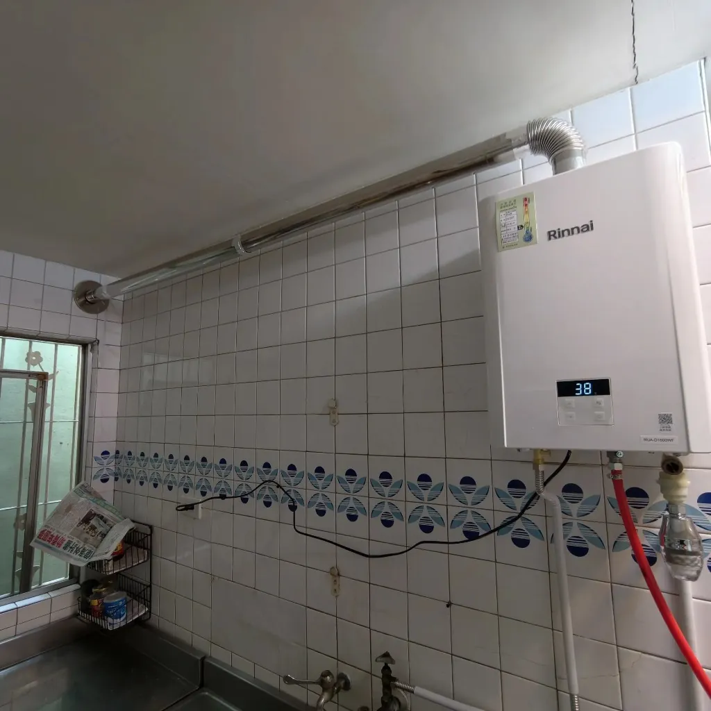 高雄前鎮老屋內廚林內RUA-D1600WF強制排氣與T5抑垢安裝實績