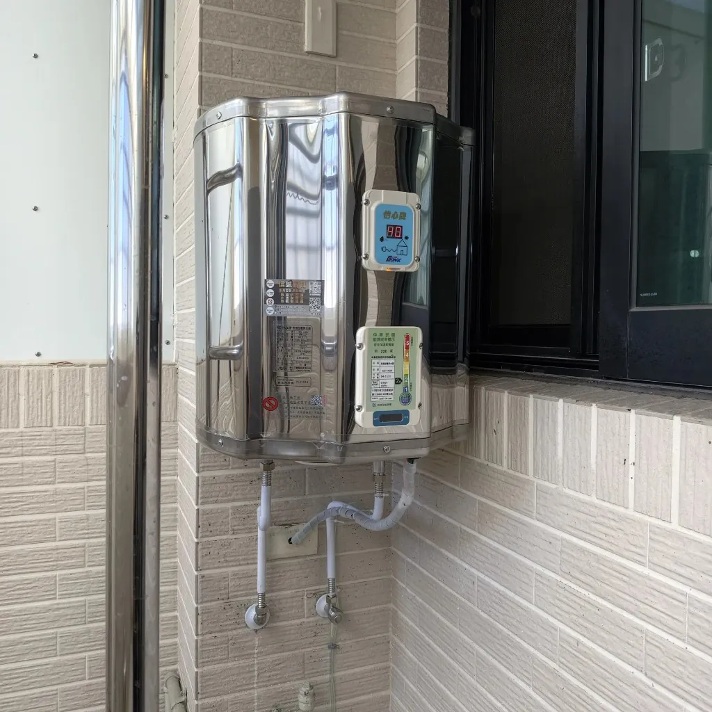 高雄楠梓透天怡心牌ES1426電熱水器安裝完工，提供整棟熱水使用