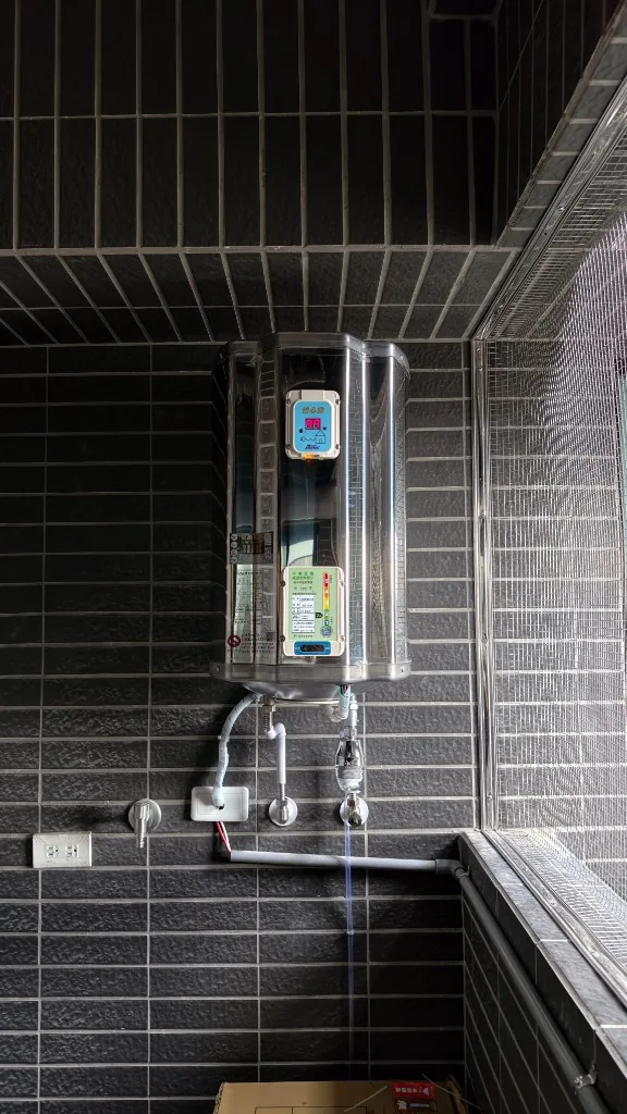 高雄鳥松寶象住圓山建案怡心牌ES1026電熱水器搭配海爾RO1000大出水量淨水器完工實拍