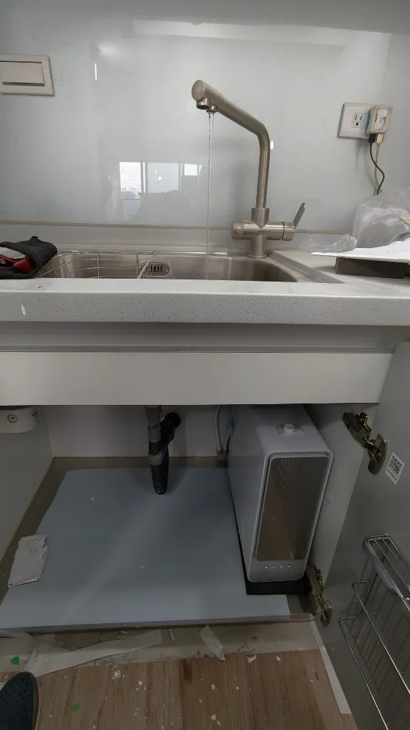 高雄鳥松寶象住圓山建案海爾RO1000大出水量淨水器搭配三用龍頭廚下安裝完工實拍