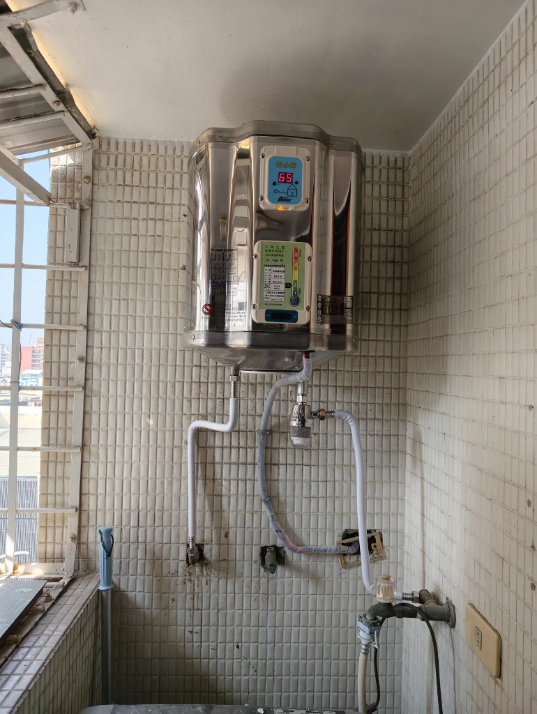 高雄鳳山瓦斯熱水器更換怡心牌ES626 26L海爾T5除水垢濾心