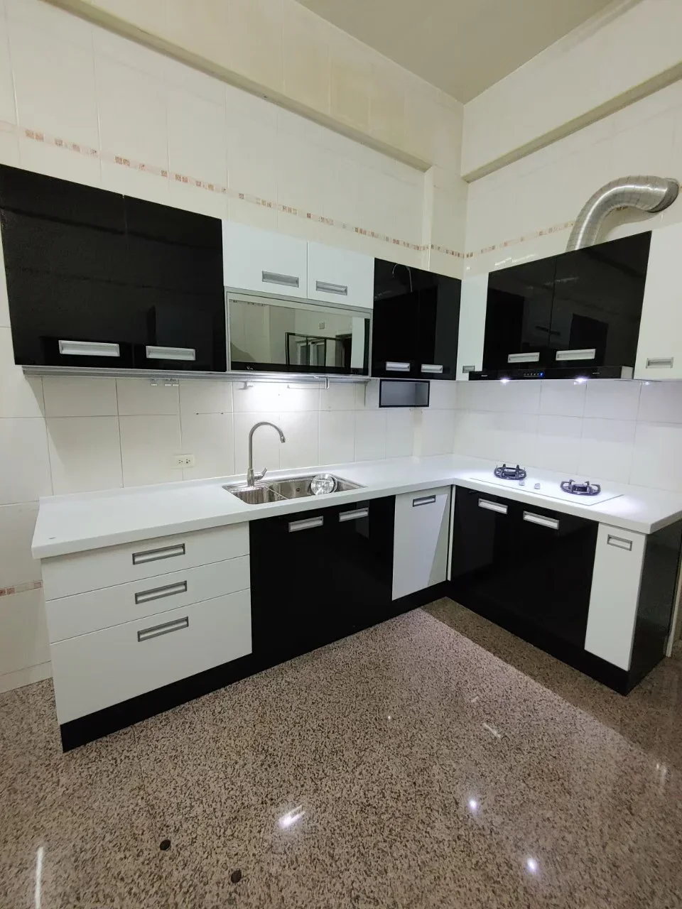 高雄鳳山黑白廚房舊翻新