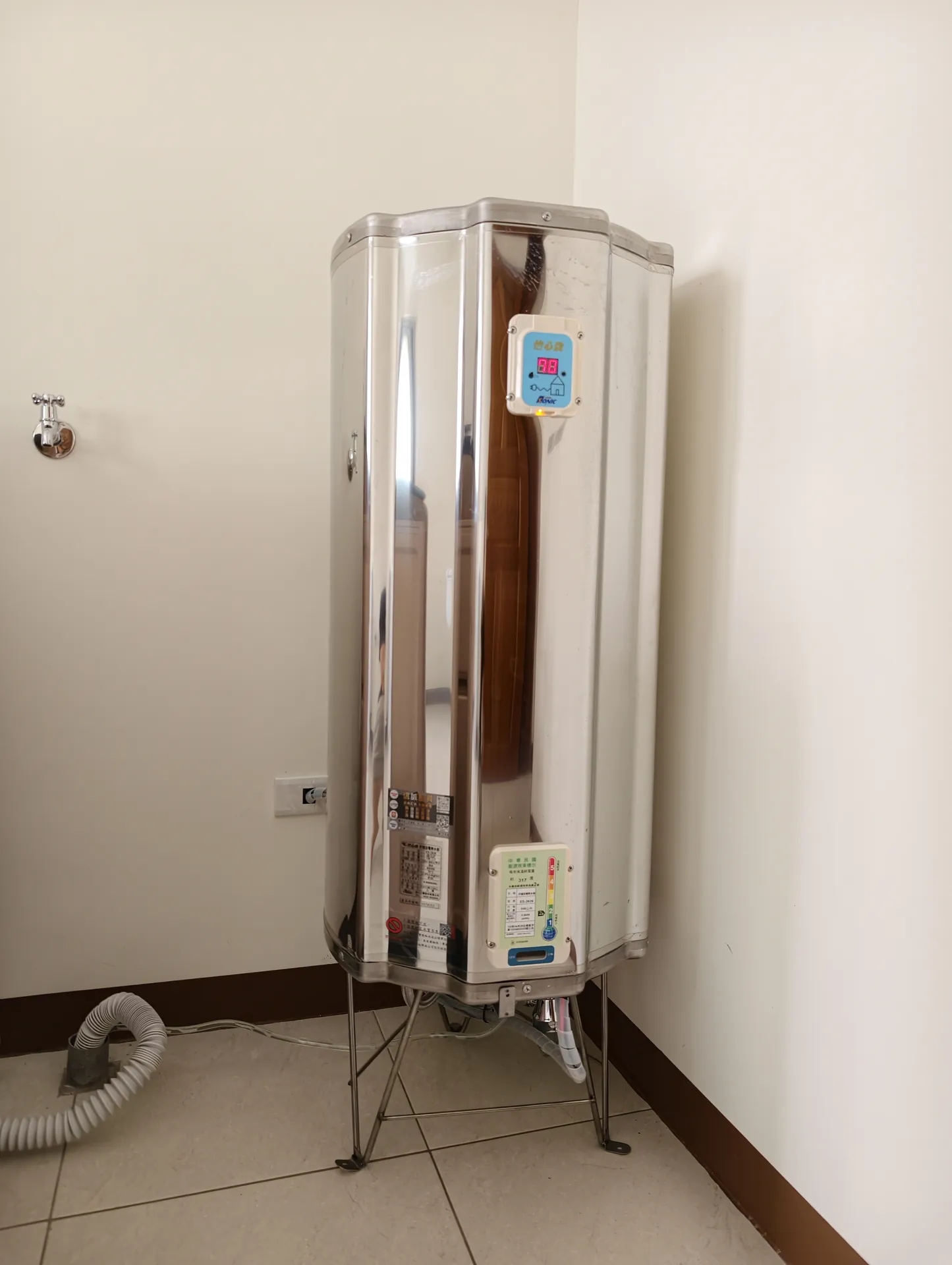 高雄鼓山｜全戶淨水＋105L怡心牌電熱水器安裝實績
