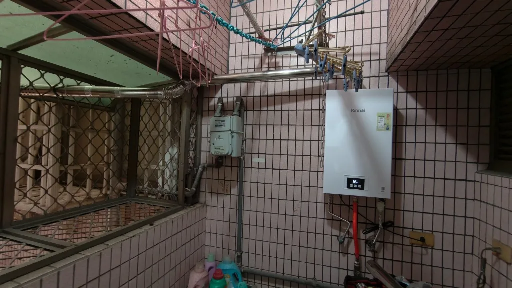高雄苓雅林內 RUA-1203WF 強制排氣安裝完工實績