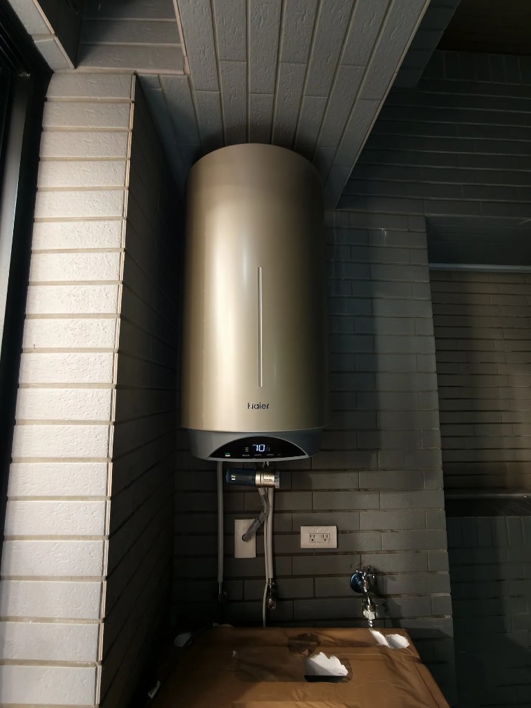 高雄仁武海爾V3約80L儲熱式電熱水器搭配海爾大藍瓶壁掛安裝