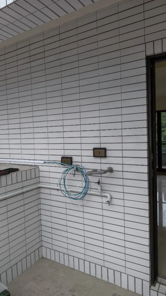 高雄小港透天陽台電熱水器施工前水電預留位置實拍