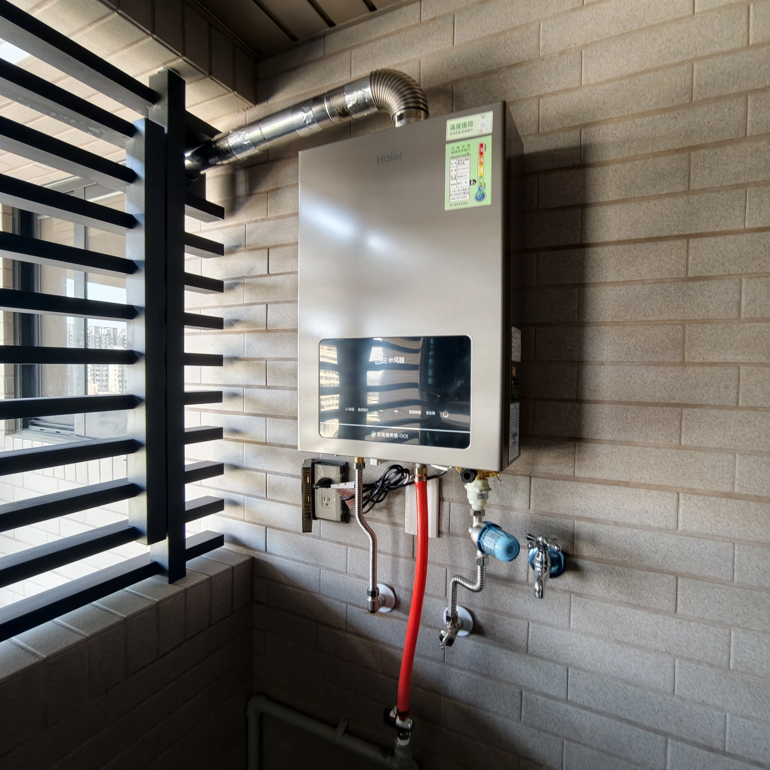 台南東區海爾DC6強制排氣熱水器安裝實機案例